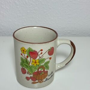 Vintage Wedgewood Wild Strawberry Design Ceramic Mug‎
